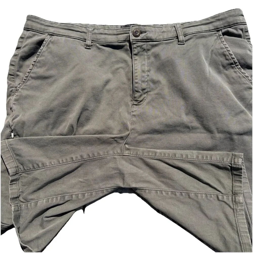 DUER Men's 38 Ultra Lightweight Super Stretch Cargo Shorts Naturally Cooling